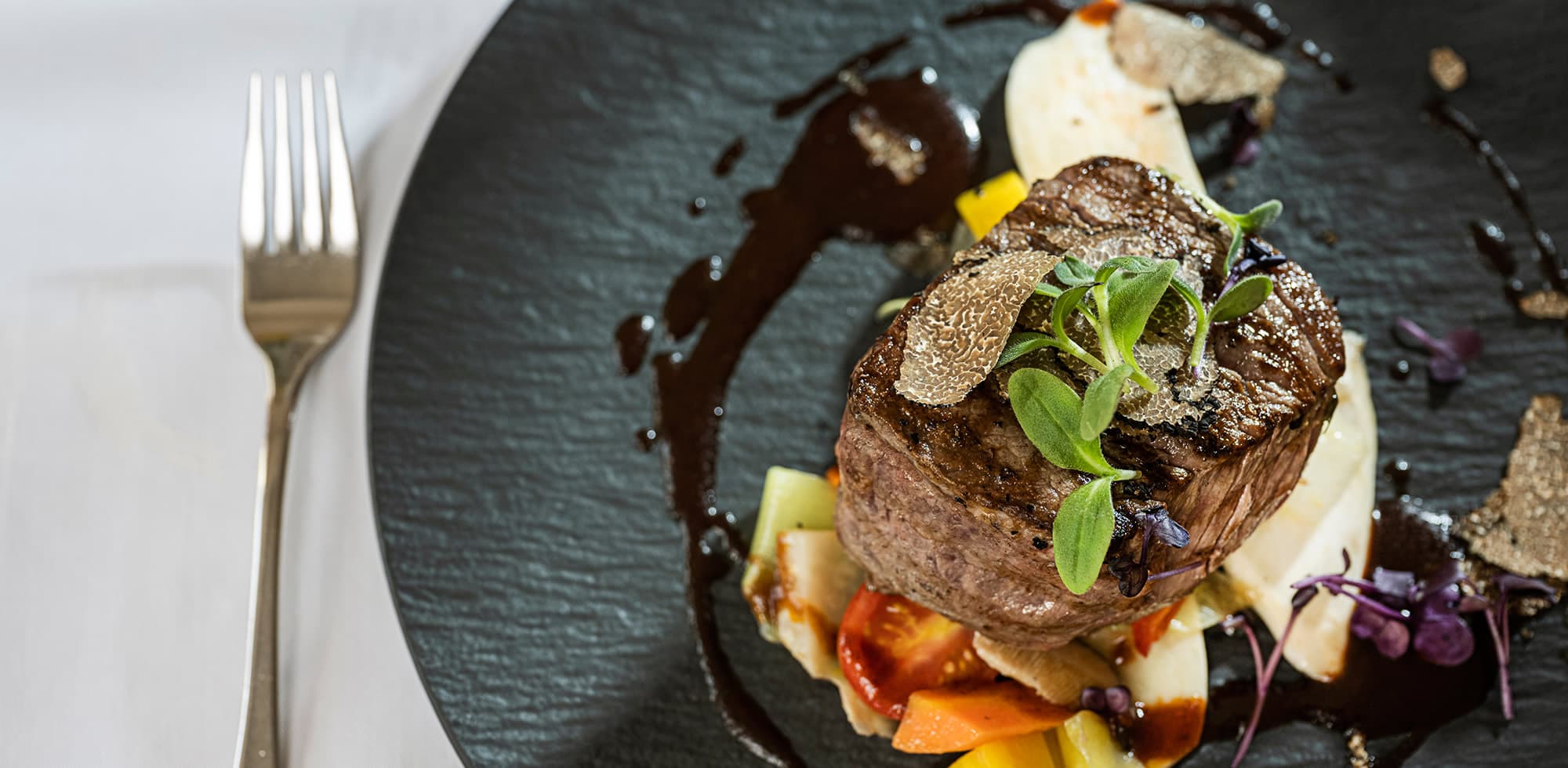 Im Restaurant Jagdhof wird saisonal gekocht, vieles kommt aus der Region und das Fleisch ist von zertifizierten Bio-Betrieben